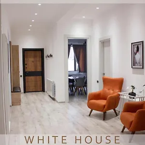white-house-tbilisi-0114.alltbilisihotels.com/